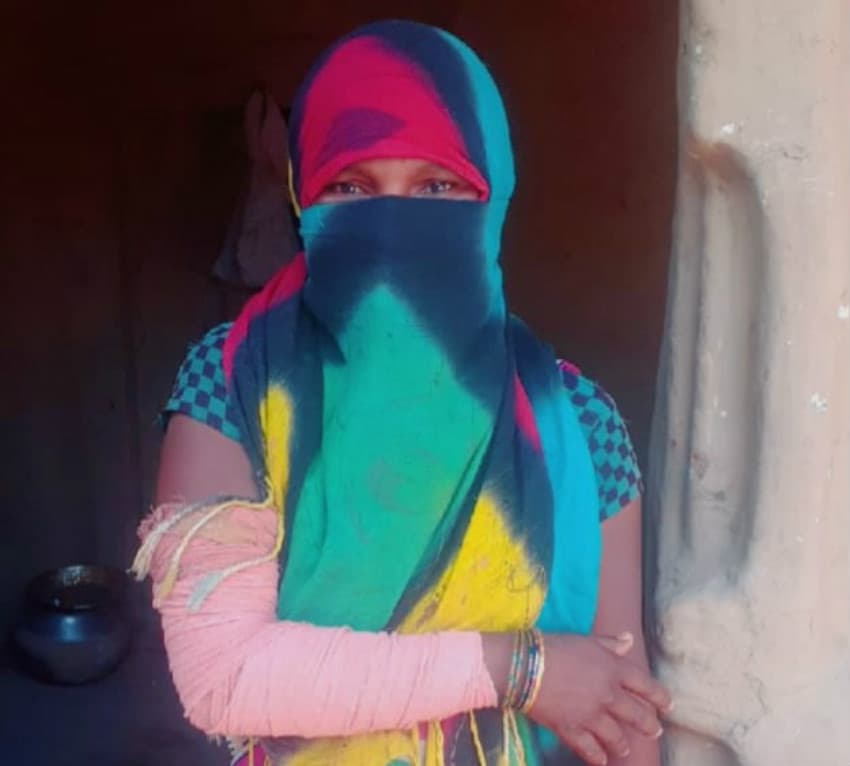 छतरपुर : दबंगों ने की पिटाई, आदिवासी महिला जान बचाने के लिए ननिहाल की शरण में छतरपुर : दबंगों ने की पिटाई, आदिवासी महिला जान बचाने के लिए ननिहाल की शरण में