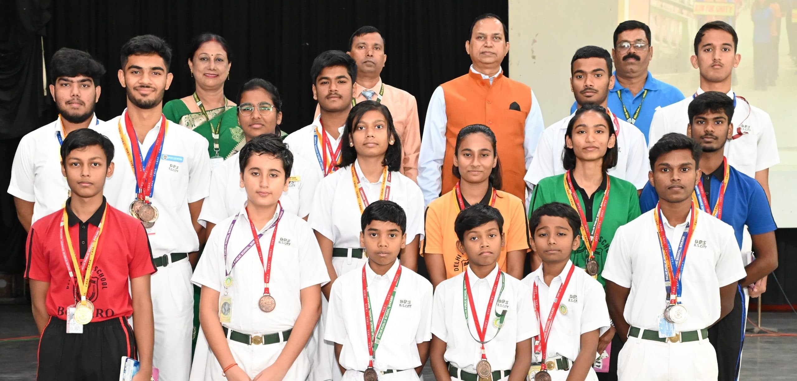 सीबीएसई जोनल तैराकी प्रतियोगिता में डीपीएस बोकारो की टीम ने जीते 35 पदक