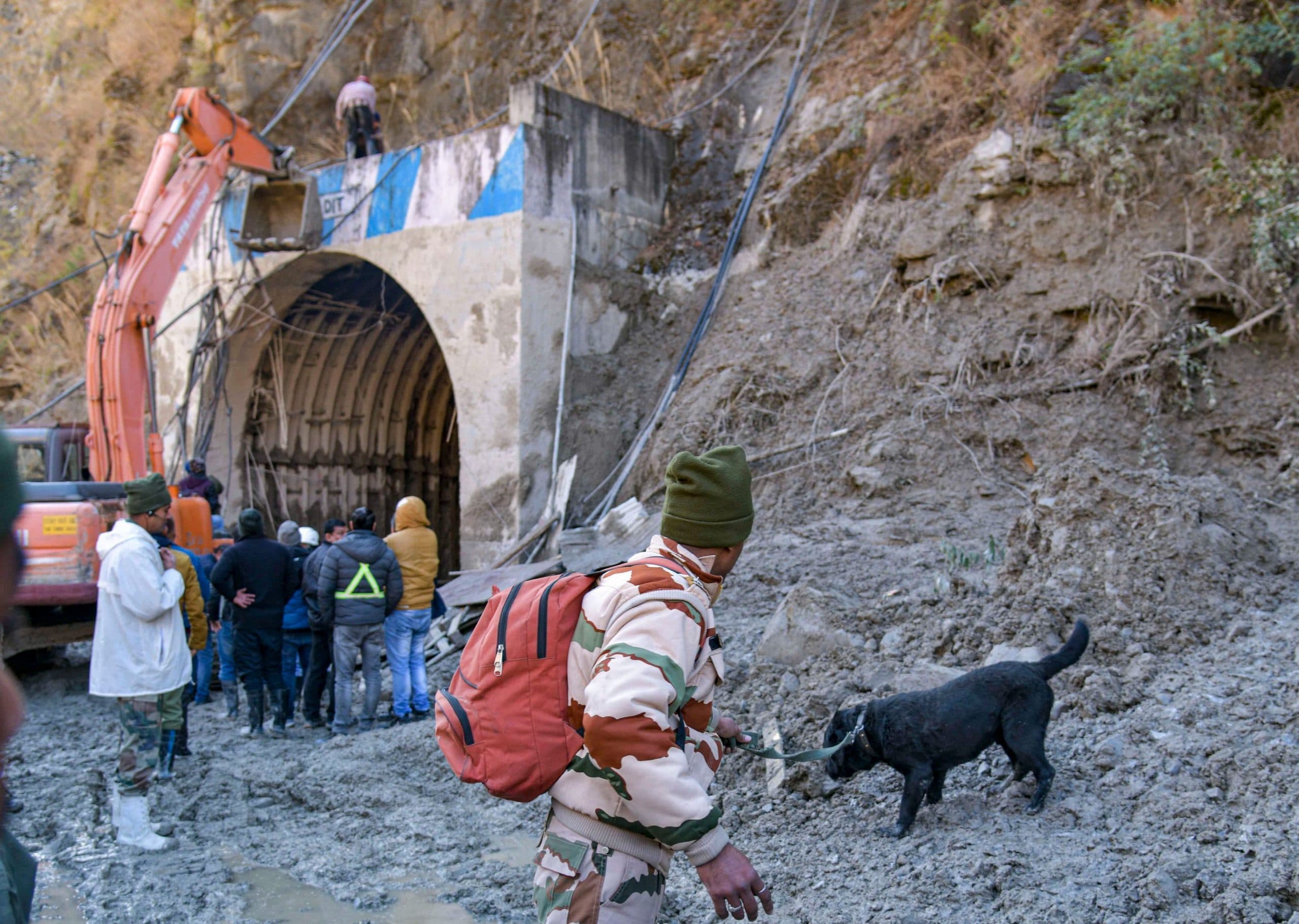 Uttarakhand Glacier Burst: तपोवन की सुरंग में जिंदगी की तलाश जारी, 35 लोगों को निकालने की जद्दोजहद में रेस्क्यू टीम