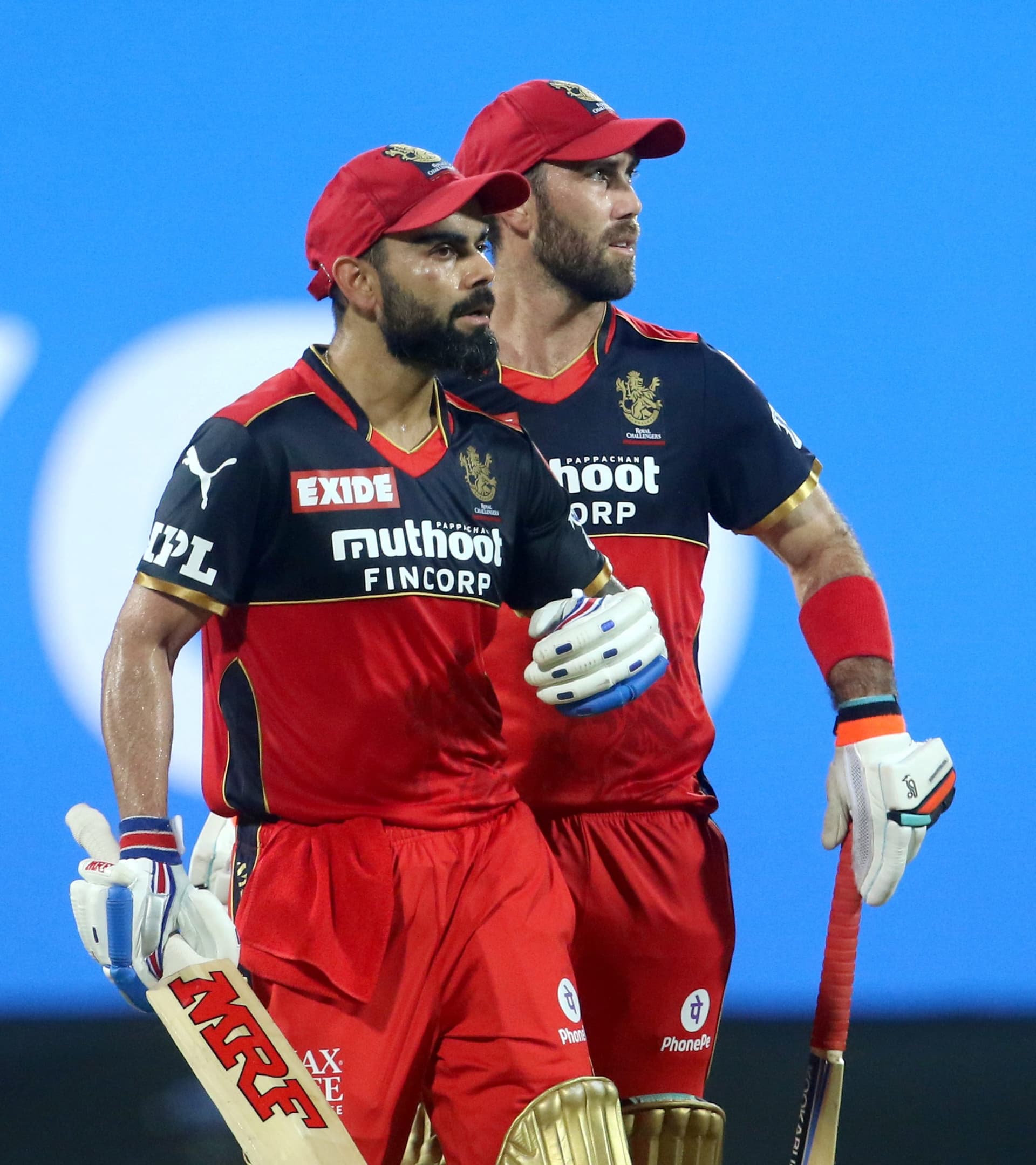 IPL 2021, SRH vs RCB : आउट होने के बाद विराट ने कुर्सी पर मारा बैट, कप्तान के गुस्से से सहमा यंग ब्रिगेड, अब मैच रेफरी ने लगायी फटकार