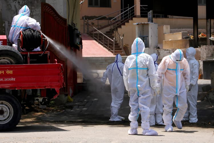 Coronavirus Update: महाराष्‍ट्र में कोरोना के एक दिन में 2786 नये मामले, 178 लोगों की मौत, संक्रमितों की कुल संख्‍या 110744 हुई