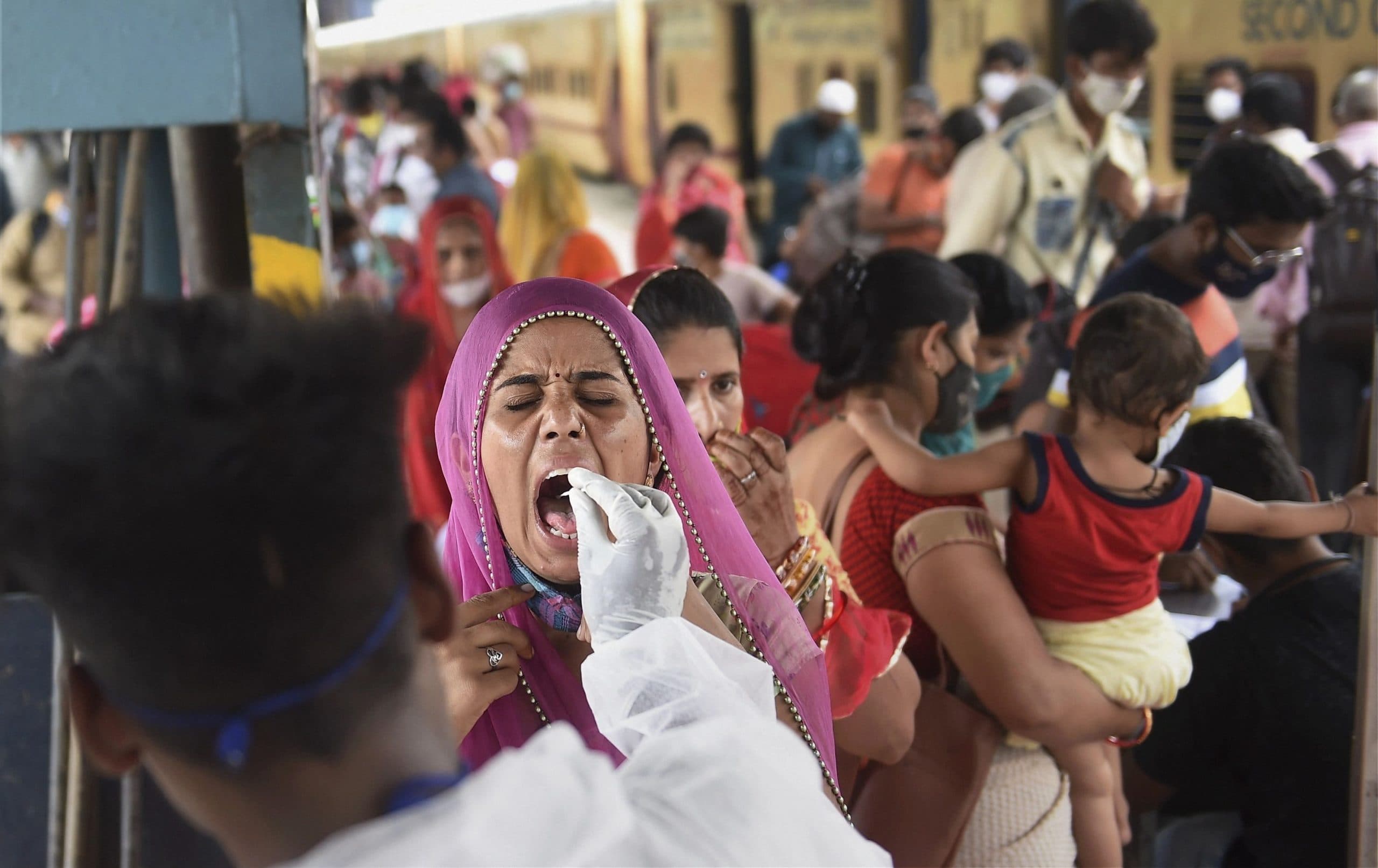 अगर आप त्योहारों में यात्रा करने की योजना बना रहे हैं तो पहले जान लें राज्यों में क्या है कोरोना प्रतिबंध