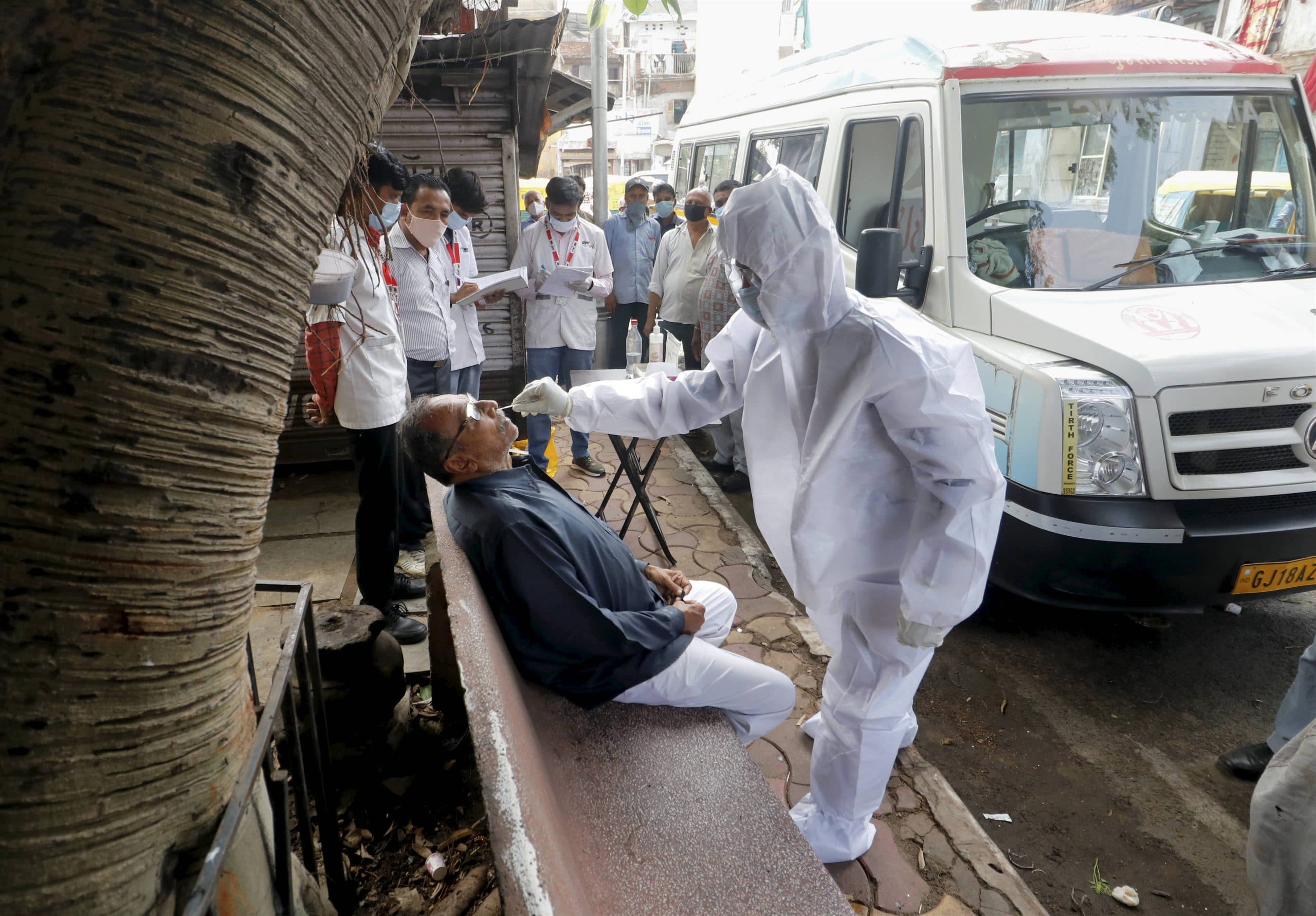 मुंबई में तेजी से फैल रहा कोरोना, एक दिन में मिले 20 हजार से ज्यादा संक्रमित, 84 फीसदी में कोई लक्षण नहीं