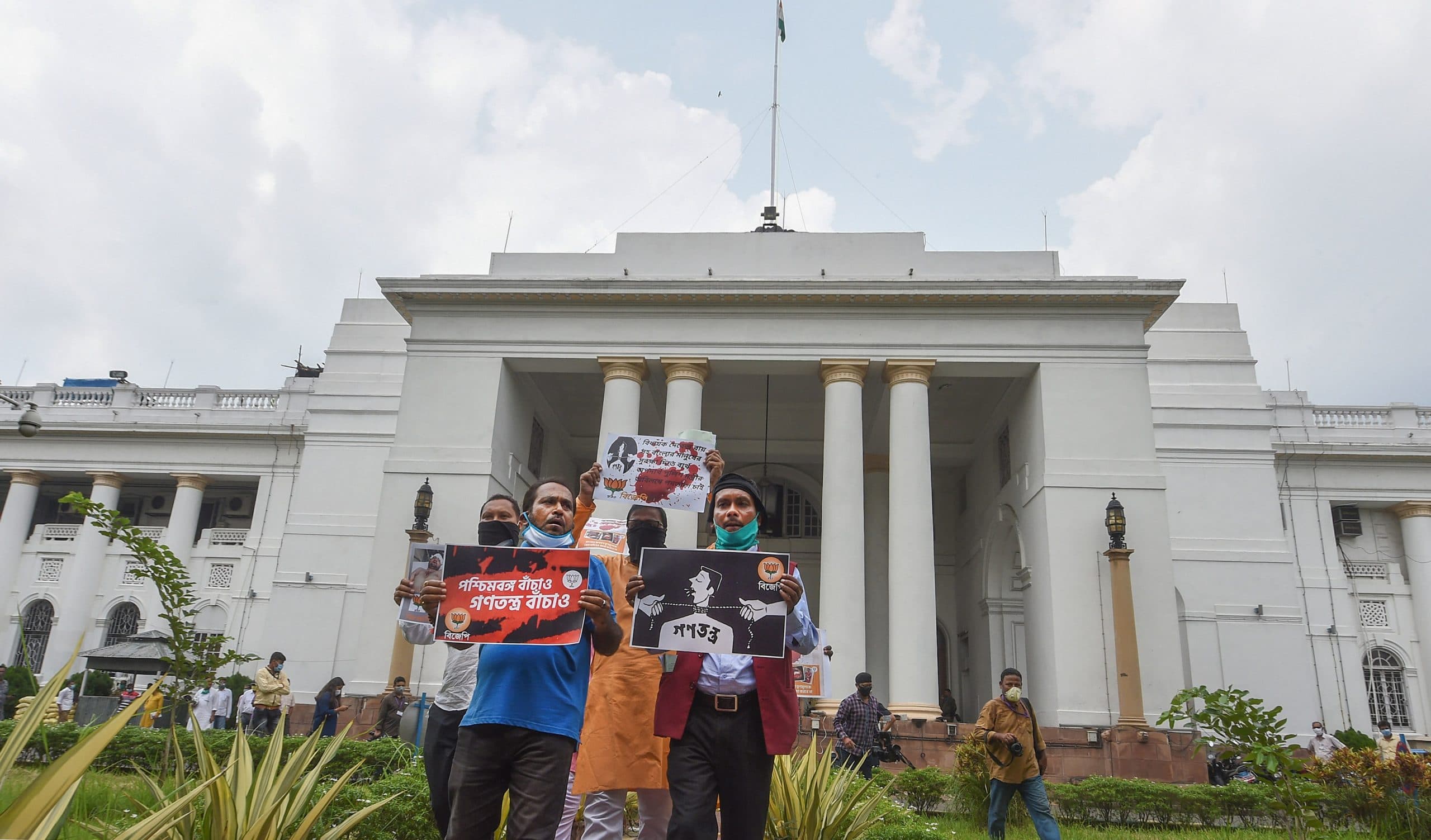 पश्चिम बंगाल में श्रद्धांजलि देने के लिए बुलाया गया एक दिन का मानसून सत्र, विधानसभा की कार्यवाही अनिश्चितकाल के लिए स्थगित