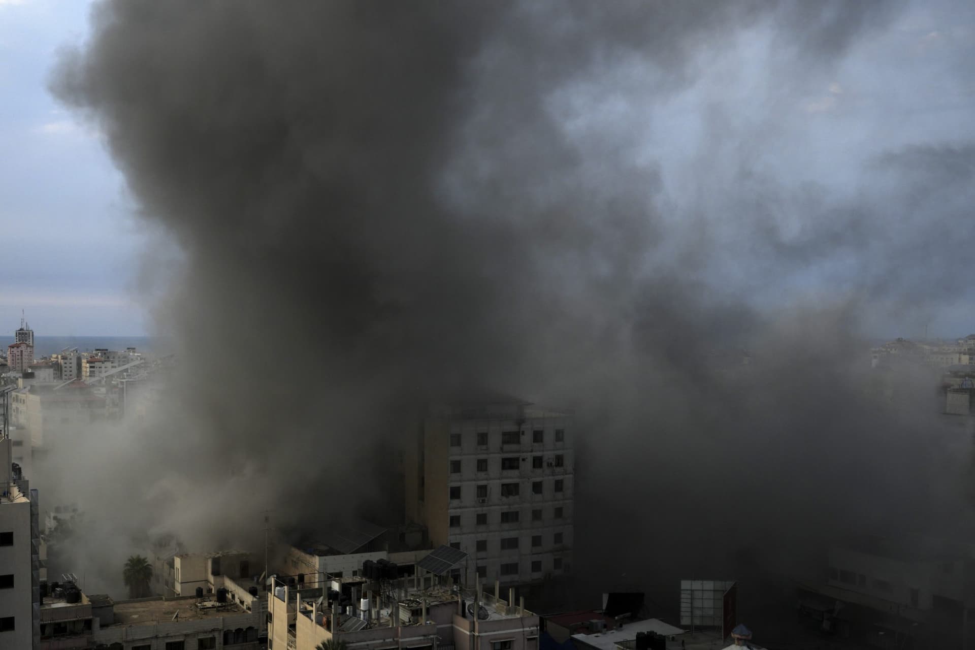 Israel Hamas War: ईरान ने दी जंग की चेतावनी! कहा- गाजा पर तुरंत हमले बंद करे इजराइल
