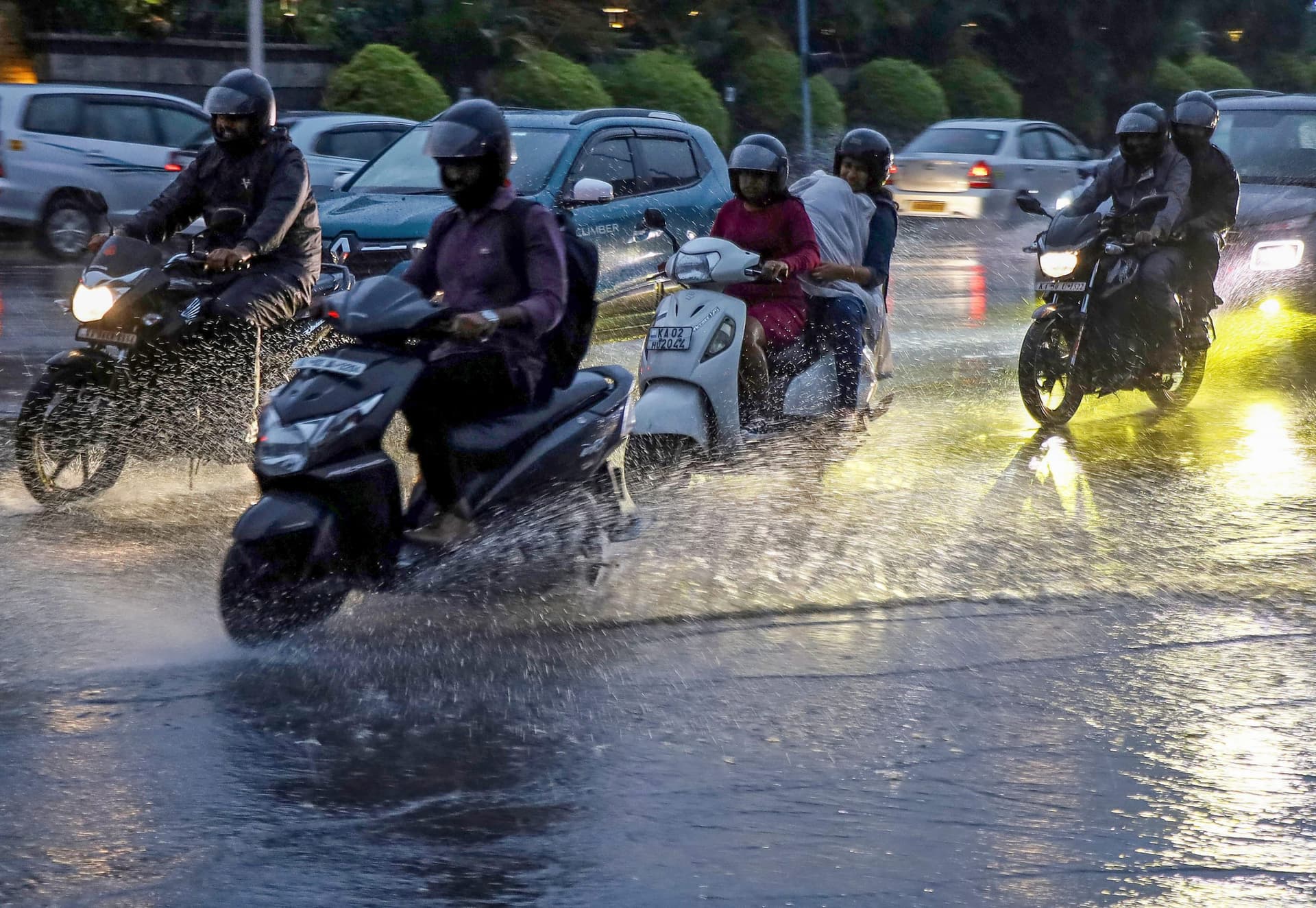 Weather Forecast: इन दो दिनों तक होगी भारी बारिश! 9 जगहों पर ऑरेंज अलर्ट, जानें अपने राज्य का मौसम