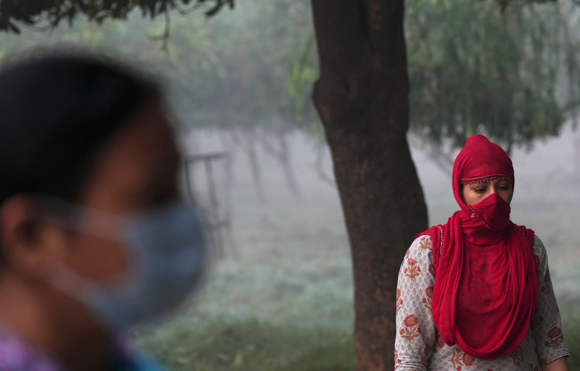 Delhi Pollution: दिल में जलन पैदा कर रही दिल्ली की हवा, वायु गुणवत्ता 'बेहद खराब'