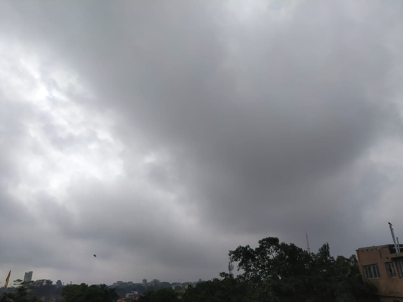 Weather Forecast : बिहार,यूपी, उत्तराखंड, मध्य प्रदेश, राजस्थान, पंजाब और हरियाणा में आंधी और वज्रपात की संभावना, जानें अपने इलाके के मौसम का हाल