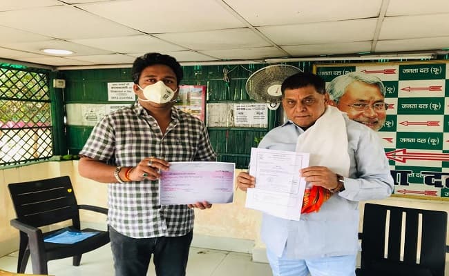 कोरोना से जंग में आगे आया ब्रज गोपिका सेवा मिशन, बिहार और केंद्र सरकार को दी सहायता राशि