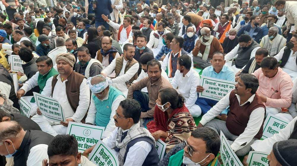 Kisan Andolan 2020 : बिहार सरकार ने गांधी मैदान में धरने पर लगाई रोक, तेजस्वी ने ट्वीट कर कहा, नीतीश कुमार जी, वहां पहुंच रहा हूं. रोक सको तो रोक लीजिए