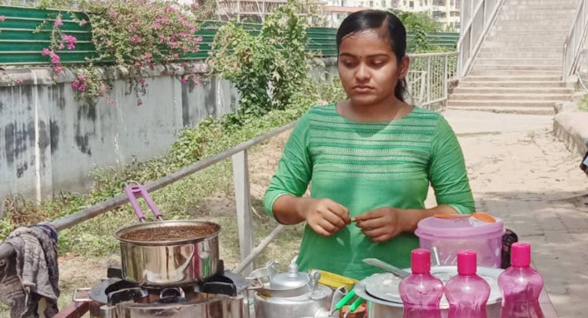 Purnea: ‘चायवाली’ बनी काशी विद्यापीठ से अर्थशास्त्र में स्नातक पूर्णिया की प्रियंका गुप्ता, जानें क्यों?