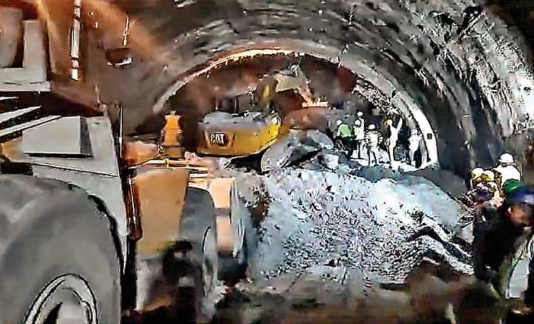 उत्तराखंडः रेस्क्यू में लग सकता है एक महीने का समय, श्रमिकों को मिले मोबाइल और बोर्ड गेम, जानिए अपडेट