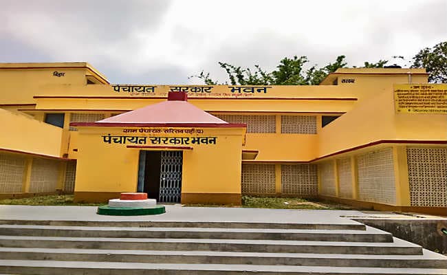 कृषि समन्वयक का रिश्वत लेते वीडियो वायरल, किसान को अनुदान राशि दिलाने के नाम पर अवैध वसूली का दावा