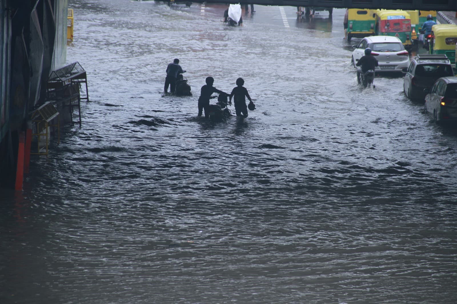 Rain Alert: देश में आफत की बरसात! दिल्ली से हिमाचल तक पानी-पानी, टूटा 41 सालों का रिकॉर्ड