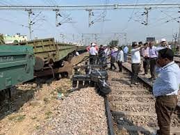 Indian Railway : वाराणसी कैंट रेलवे स्टेशन पर मालगाड़ी पटरी से उतरी, लखनऊ - कोलकाता रूट बाधित