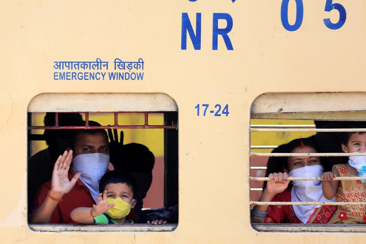 IRCTC/Indian Railway Latest Updates : होली में घर जाना हुआ आसान, रेलवे ने किया बड़ा ऐलान, यूपी-बिहार-बंगाल के यात्रियों को होगा लाभ