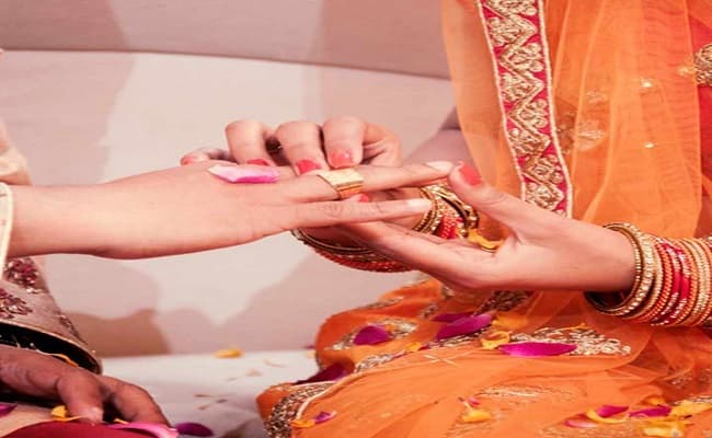 मैडम…मेरे प्रेमी का इंगेजमेंट रुकवा दीजिए, नहीं तो मैं मर जाऊंगी, प्रेमिका ने फोन कर पुलिस से करायी बात