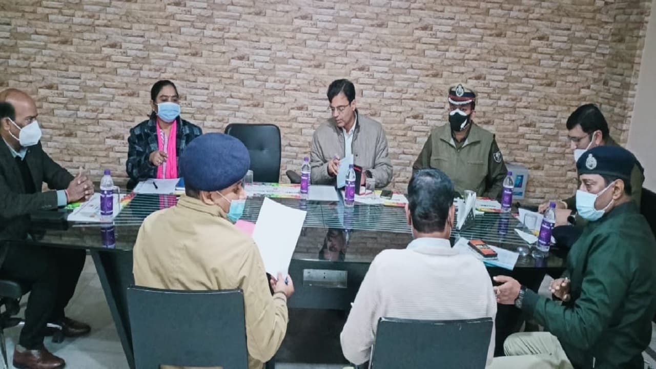 Bihar News: सारण में खाद के लिए चार बजे सुबह से लाइन में खड़ा था किसान, चक्कर खाकर गिरा, मौत