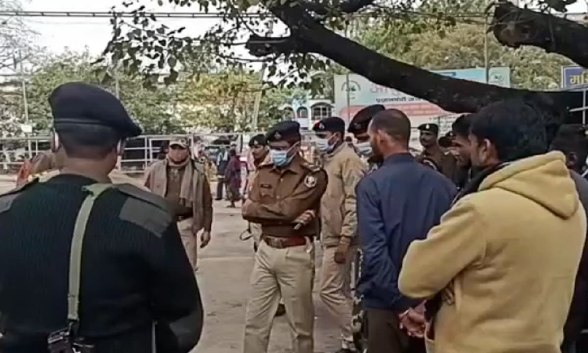 Bihar Weather: बिहार में तेज हवा के साथ हो रही मूसलधार बारिश, आकाशीय बिजली से भी रहें सावधान, अलर्ट जारी