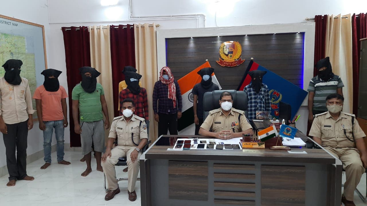 देवघर में 10 साइबर क्रिमिनल गिरफ्तार, हिस्ट्रीशीटर सहित जेल से छूटे अपराधी फिर आये गिरफ्त में