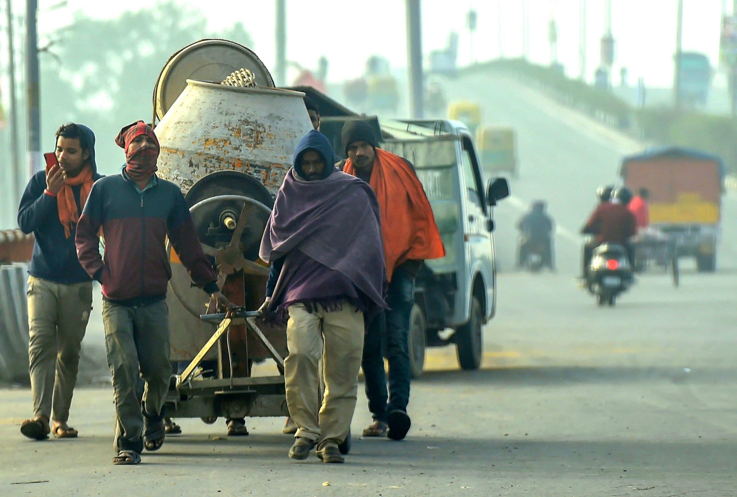 UP के कई शहरों में 48 घंटे के दौरान बारिश के आसार, सर्दी और शीतलहर का भी बढ़ेगा प्रकोप