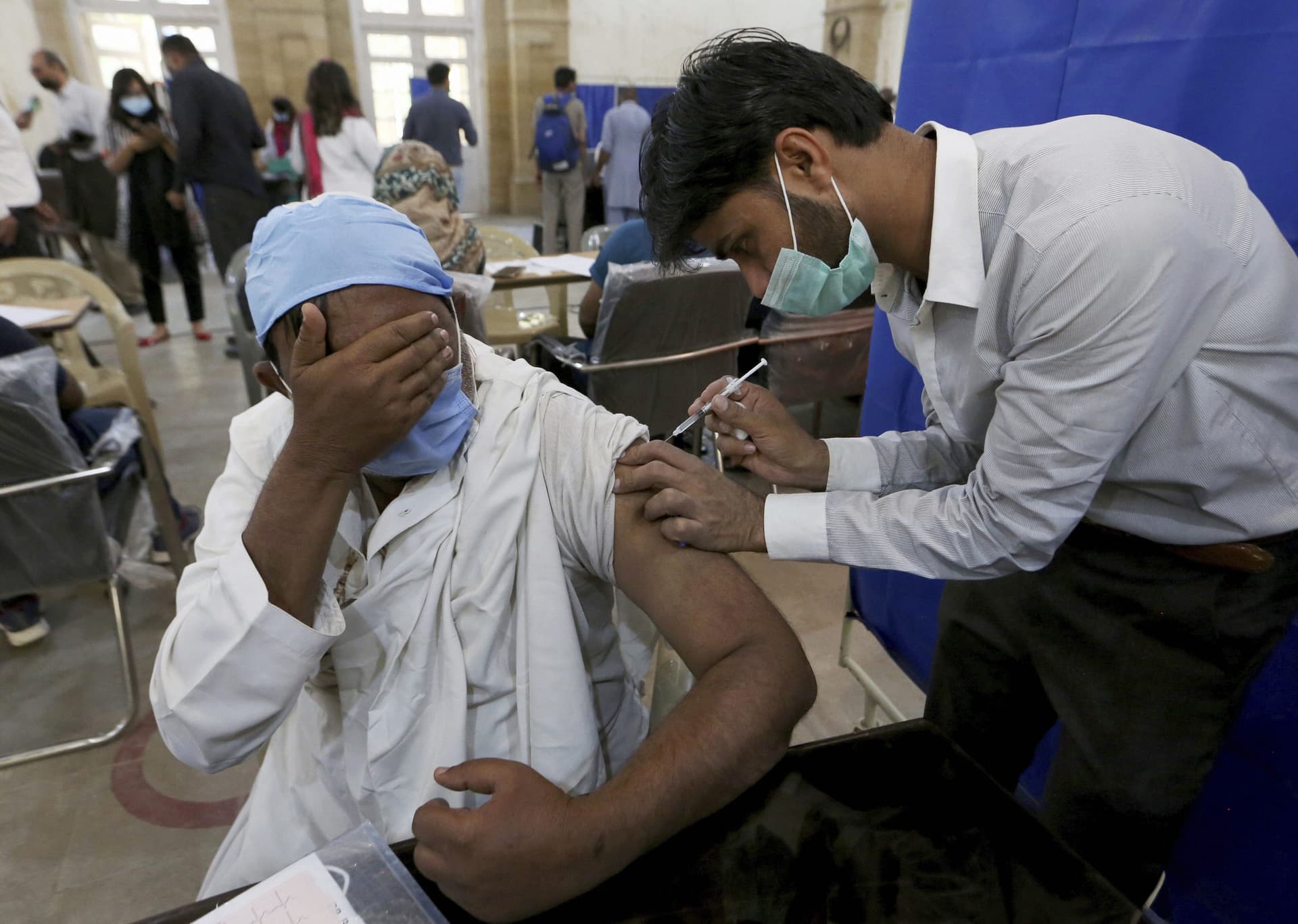 Coronavirus in India : कोरोना की दूसरी लहर भारत में शुरू ? पिछले 24 घंटे में 23 हजार से ज्यादा नये मामले, यहां लगा लॉकडाउन, जानें लेटेस्ट अपडेट