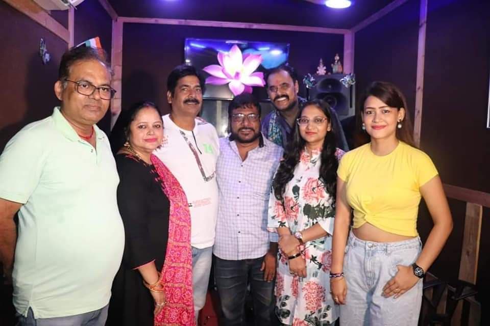 Bhojpuri Film: ‘जवानी दीवानी’ का हुआ मुहूर्त, इस फिल्म से ऐसे जुड़ा है इमरान हाशमी और रणधीर कपूर का नाम