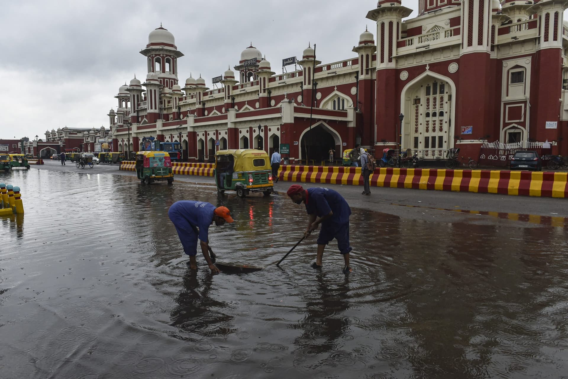 Weather Forecast : मानसून ने पकड़ी स्पीड, पूर्वी और मध्य भारत में जोरदार बारिश, समय से पहले दिल्ली में देगा दस्तक, IMD ने दी जानकारी