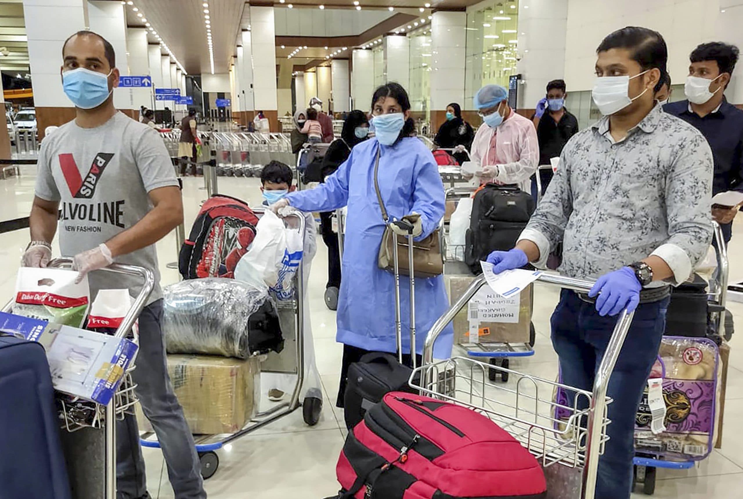 Covid 19 : यहां फिर लगेगा लॉकडाउन ? लोग अपने घर पहुंचने को दिखे बेताब