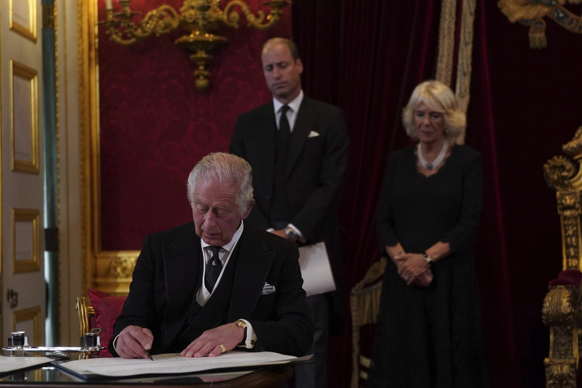 King Charles III: किंग चार्ल्स तृतीय के पास कितनी है संपत्ति, जानें उनसे जुड़ी खास बातें