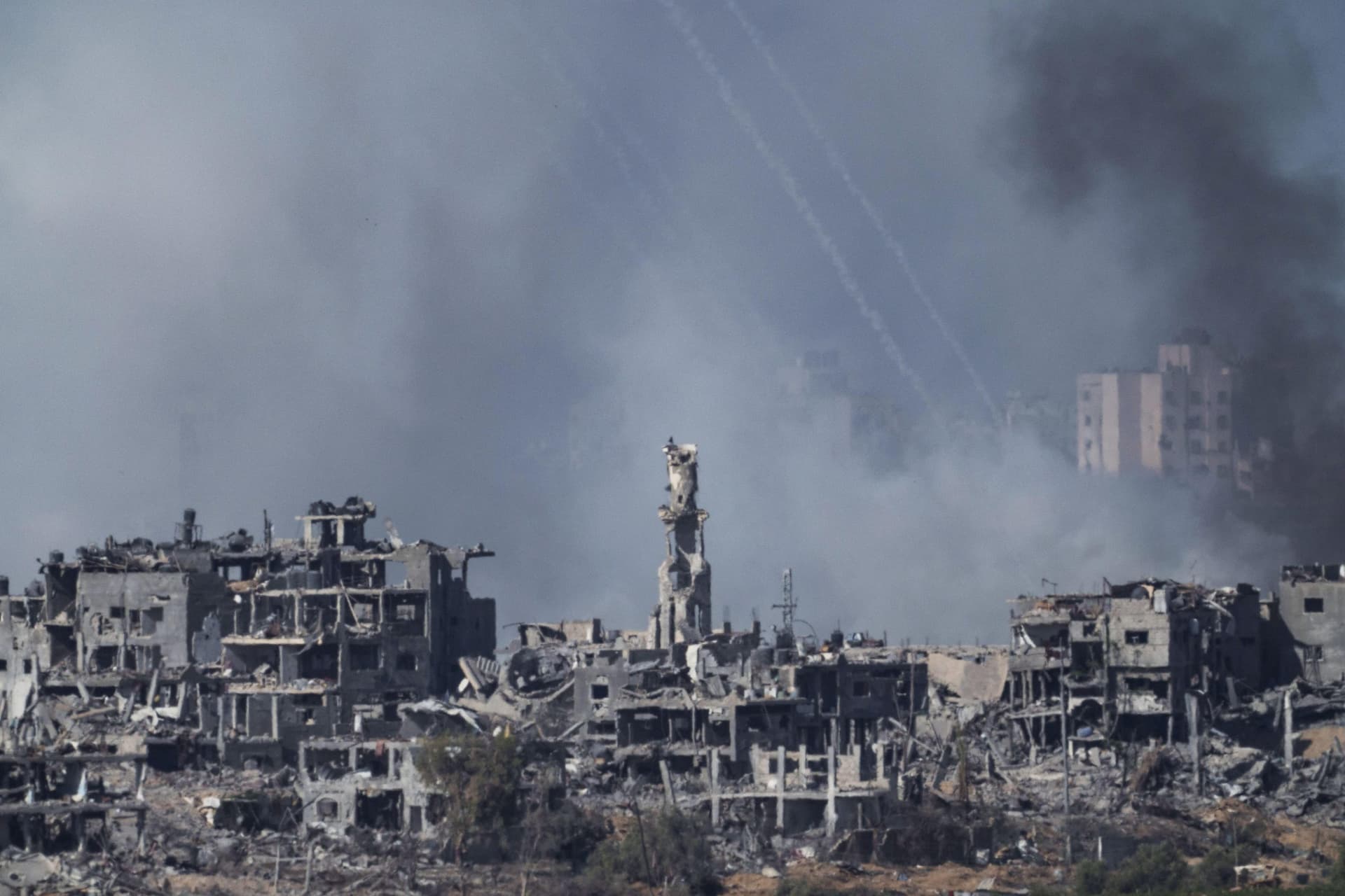 Israel Hamas War: इजराइल ने हमले से किया इनकार, अस्पताल के बाहर बिखरे हैं शव, टेंशन बढ़ा
