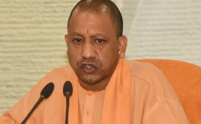 आउटसोर्सिंग और अनुपस्थित अस्थाई कर्मियों के मानदेय में कोई कटौती नहीं होगी: आदित्यनाथ