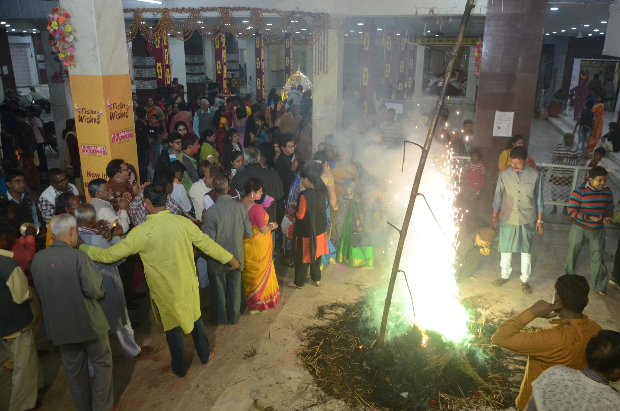 होलिका दहन 9 मार्च की शाम 06:26 से रात 8:52 बजे तक, होली मंगलवार को