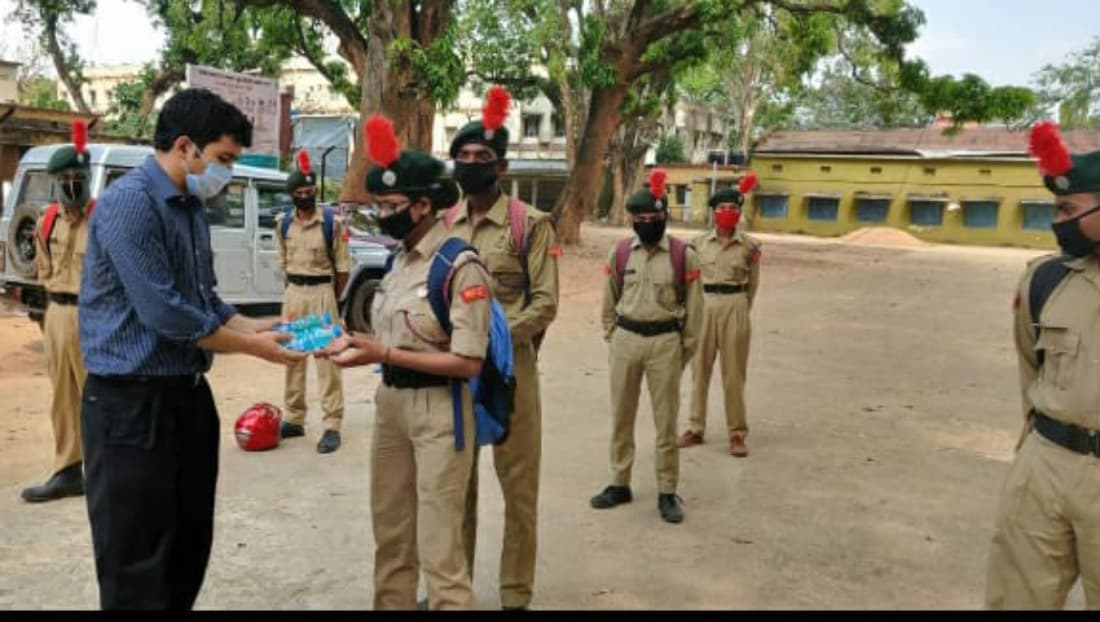 Coronavirus Lockdown: गुमला में जो मास्क पहनेगा, उसे ही सब्जी खरीदने की मिलेगी अनुमति