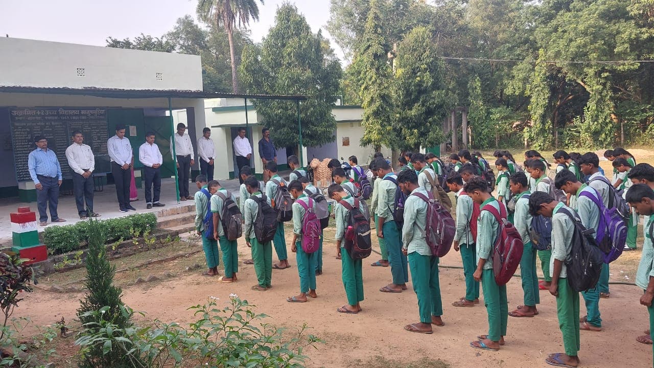 जमशेदपुर : फॉगिंग नहीं होने से मच्छरों का प्रकोप बढ़ा, सालदोहा गांव में डेंगू से छात्रा की हुई मौत