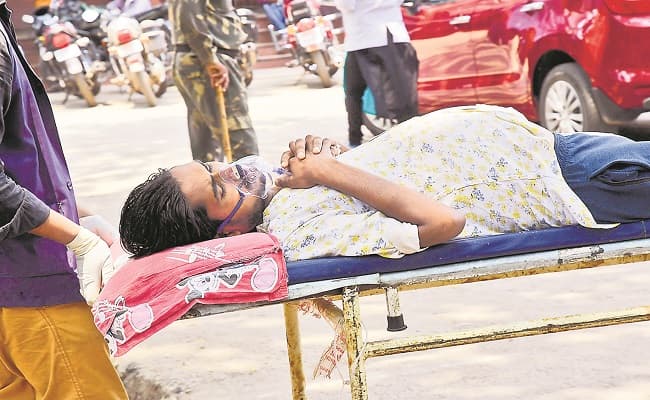 कोरोना के दूसरे लहर में बिहार के नौजवानों के बीच अधिक बढ़ा संक्रमण का खतरा, जानें किन कारणों से बने कोरोना के शिकार