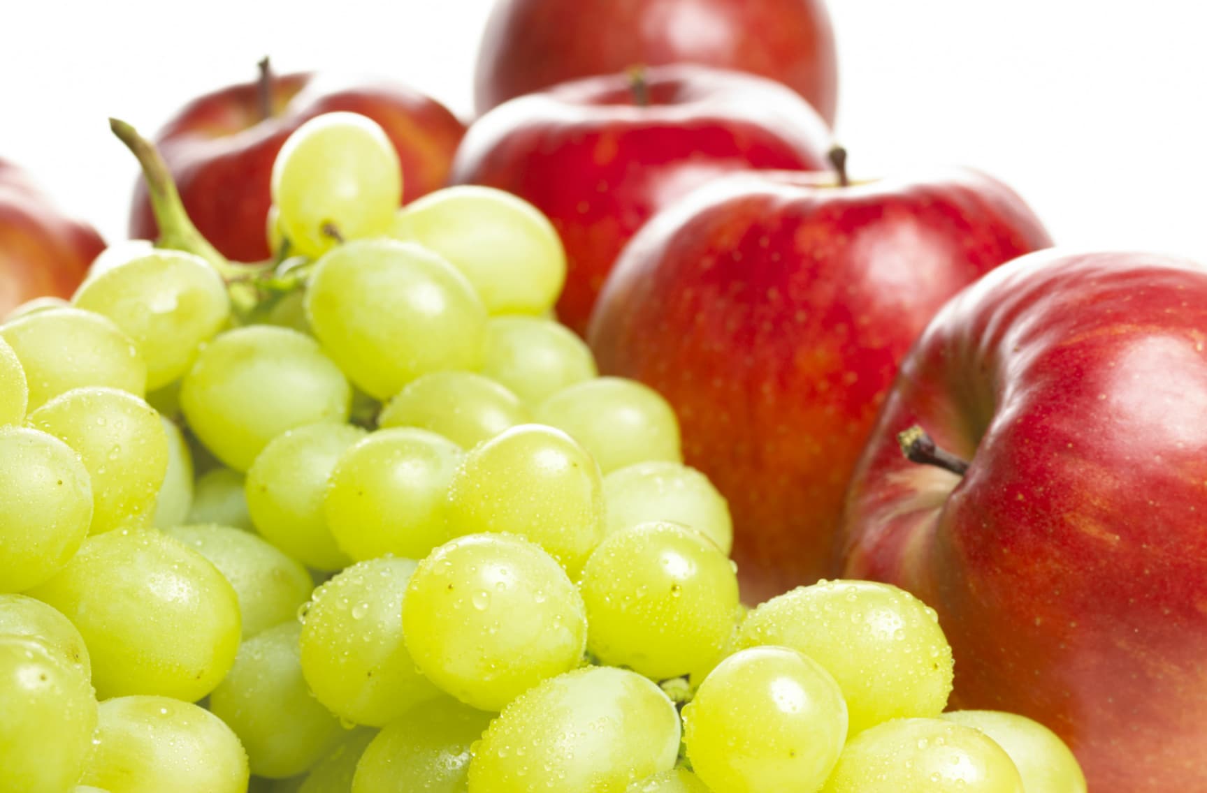 अंगूर, सेब सहित इन फलों को खाकर आप हो सकते हैं बीमार, जानें खाने का सही तरीका और समय