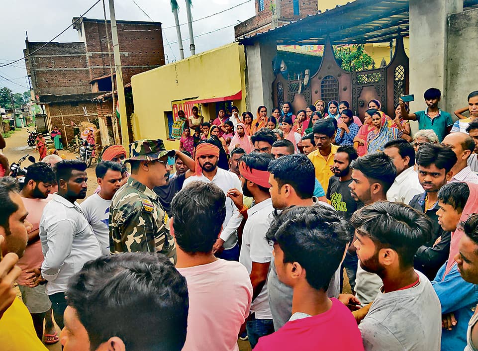 धनबाद के बलियापुर में 50 लोगों ने अपनाया ईसाई धर्म, बजरंग दल ने जताया विरोध