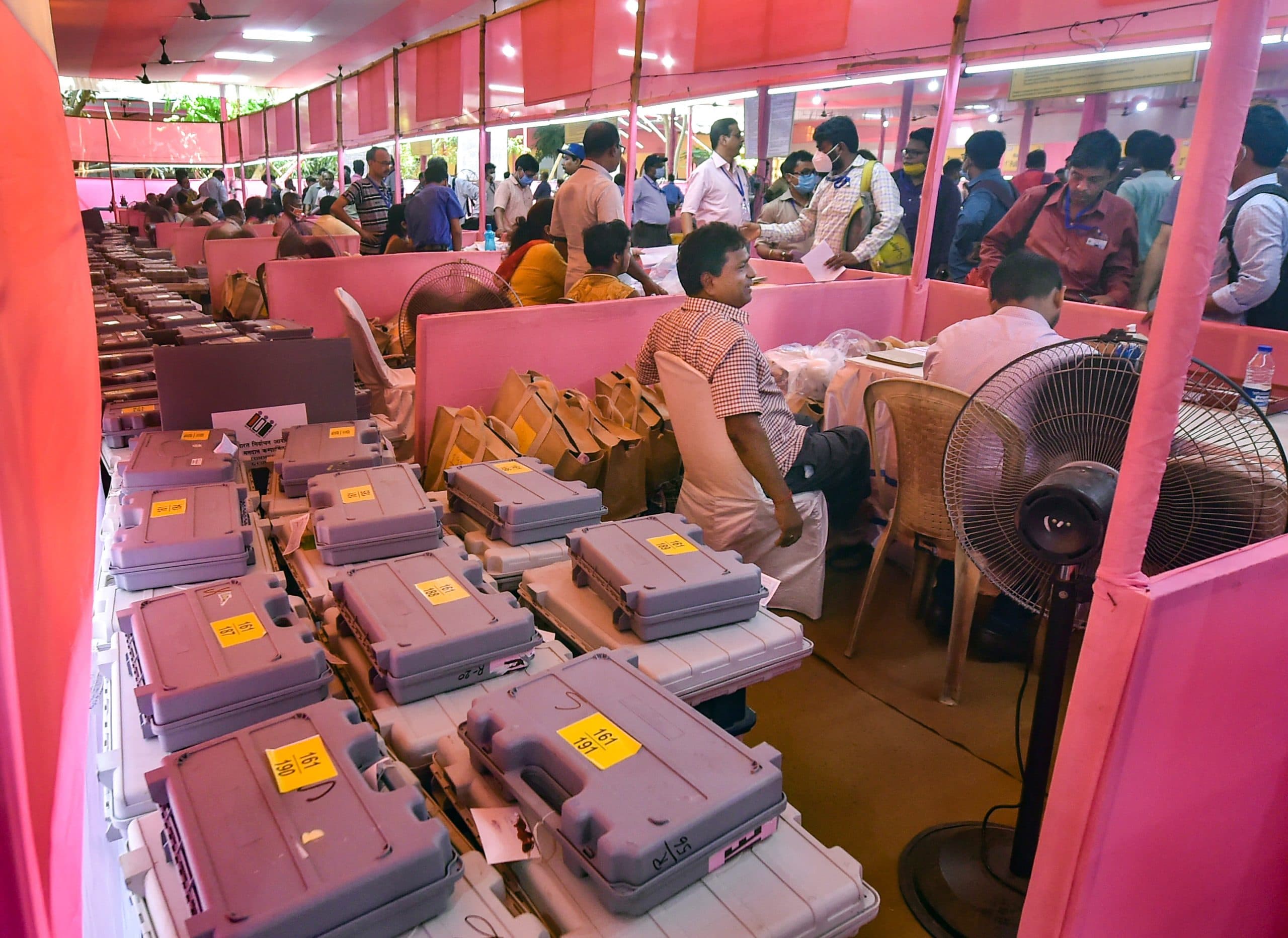 Bypoll Election Voting 2022: आसनसोल लोकसभा में 64.3 फीसदी और बालीगंज विधानसभा में 41.10 फीसदी वोट