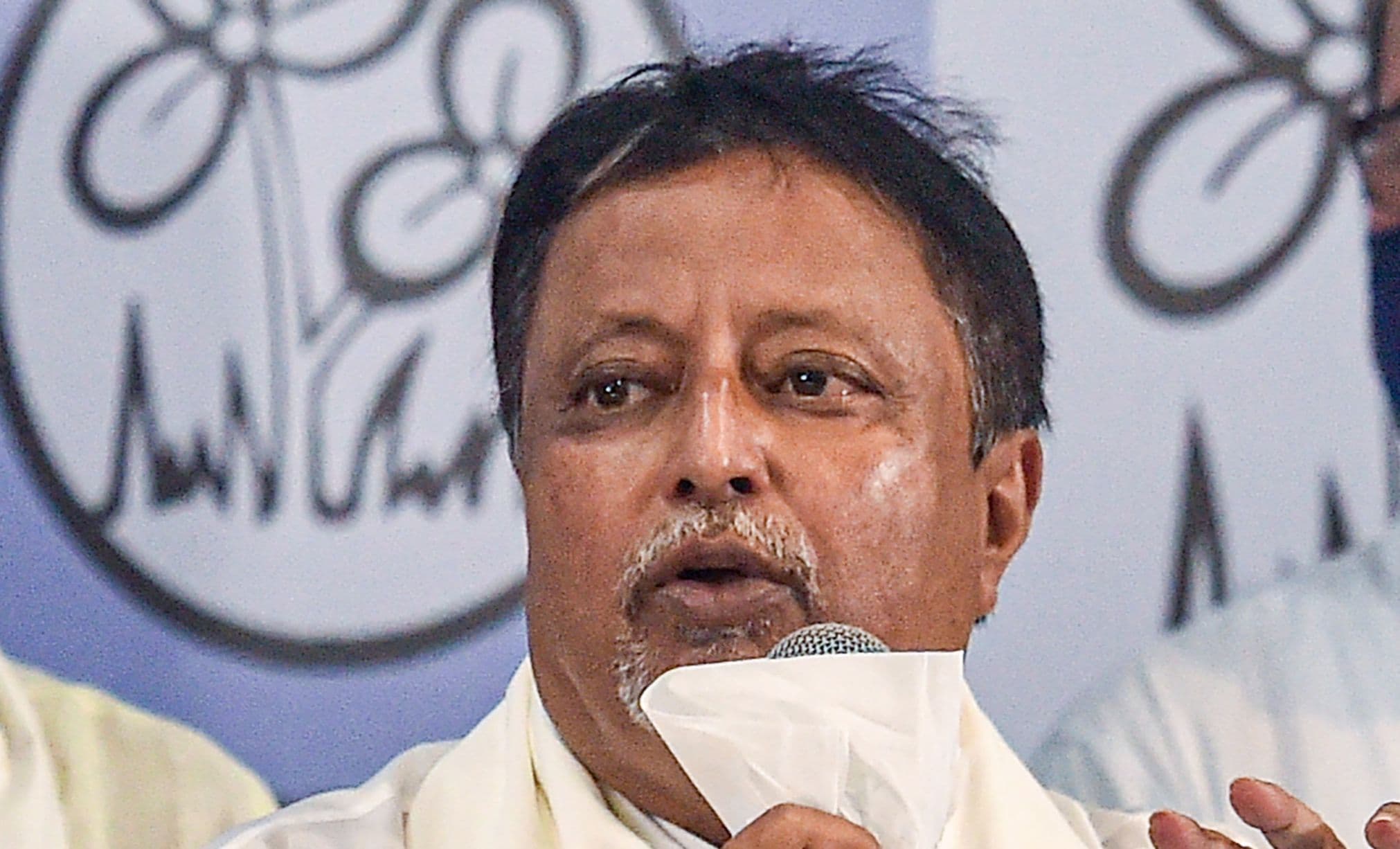 एयर एंबुलेंस से चेन्नई भेजी गईं मुकुल रॉय की पत्नी, डॉक्टरों की सलाह पर लिया गया फैसला