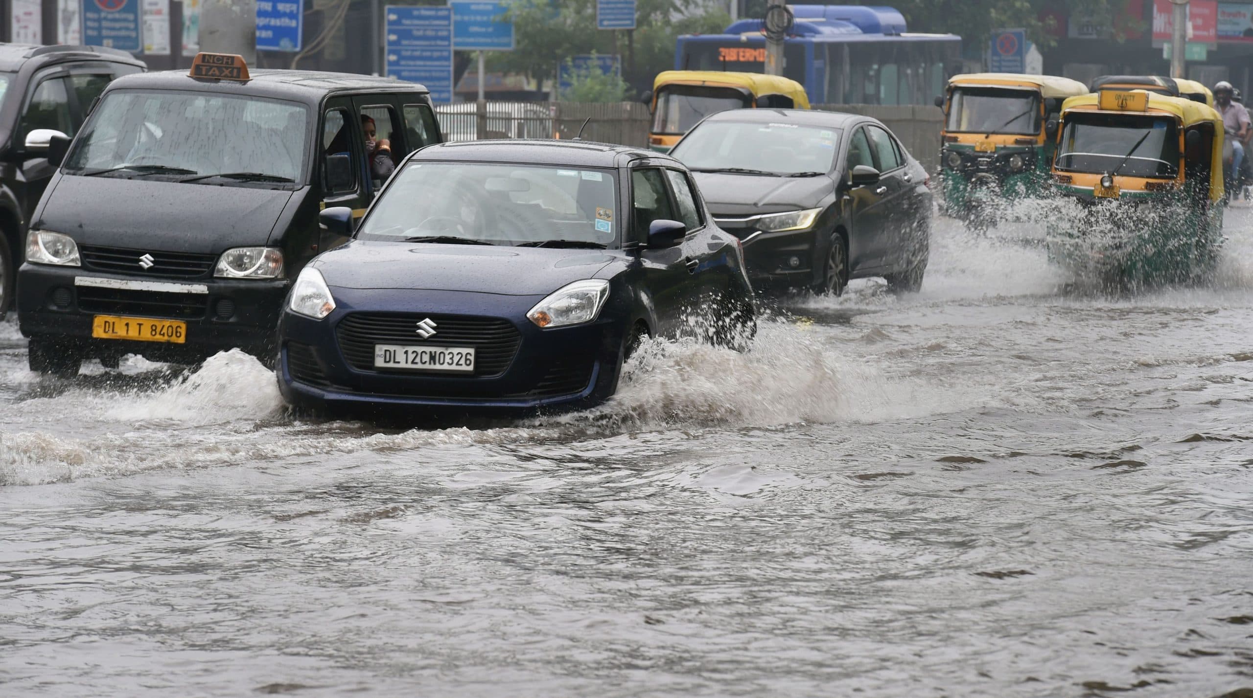 छोटी नदियों को हड़पने से डूबते हैं शहर