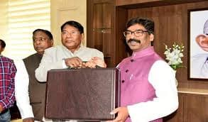 Agriculture: केले की फसल के लिए ये कीट हैं ज्यादा हानिकारक, कृषि वैज्ञानिक से जानिए बचाव के उपाय