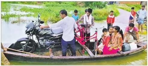 मुजफ्फरपुर में बारिश बनी आफत, जल जमाव के कारण दर्जन भर से अधिक लोगों ने मोहल्ला छोड़ा