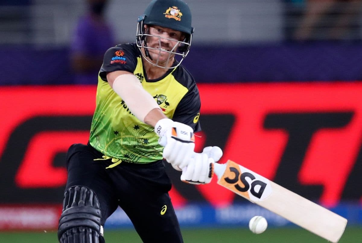 T20 World Cup: डेविड वॉर्नर के बचाव में उतरे जस्टिन लैंगर, दो टप्पे वाली गेंद पर छक्का लगाने की हो रही आलोचना T20 World Cup: डेविड वॉर्नर के बचाव में उतरे जस्टिन लैंगर, दो टप्पे वाली गेंद पर छक्का लगाने की हो रही आलोचना