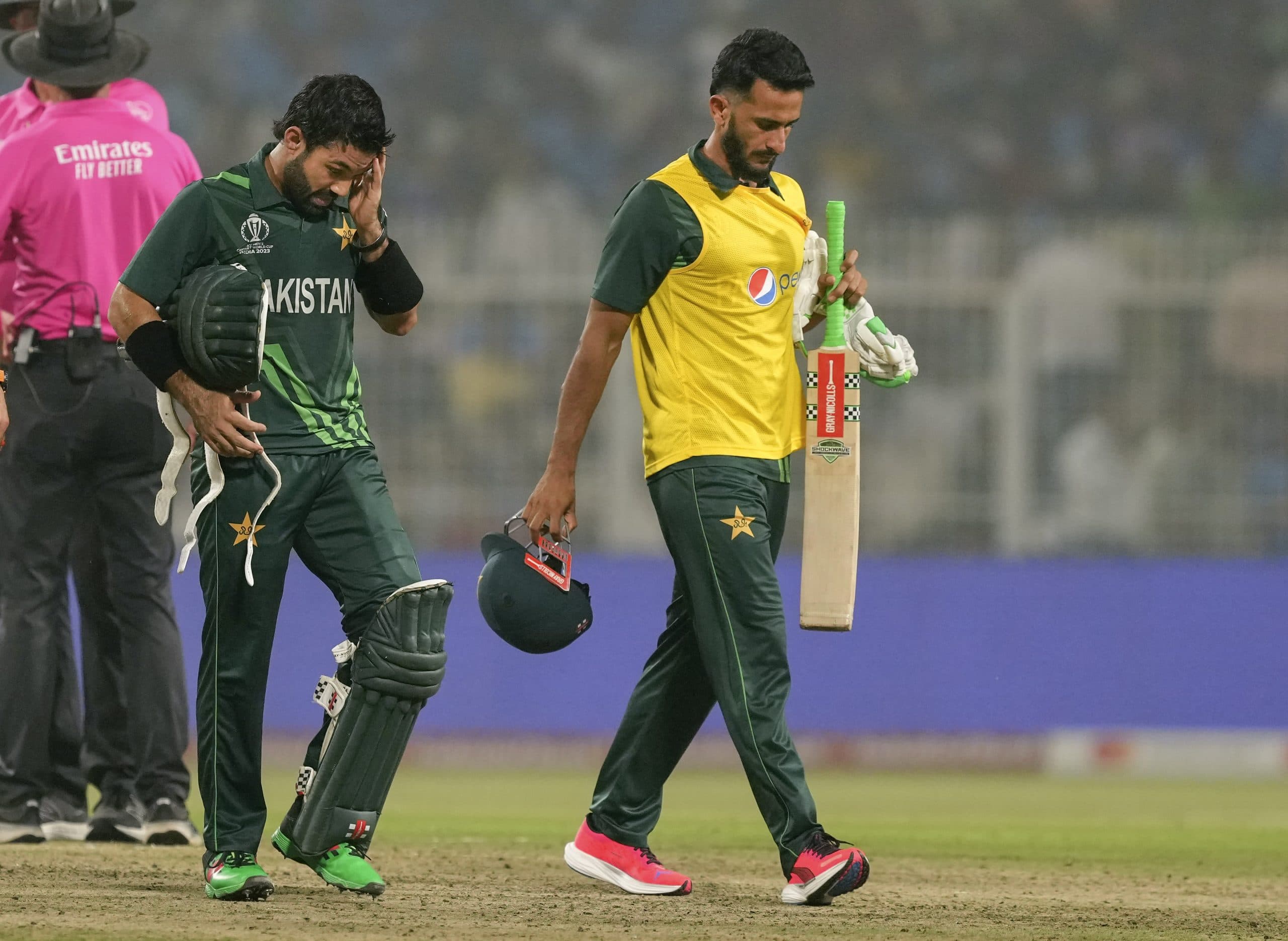 शर्मनाक हार के साथ पाकिस्तान की वर्ल्ड कप से विदाई, आखिरी लीग मैच में इंग्लैंड ने 93 रन से रौंदा