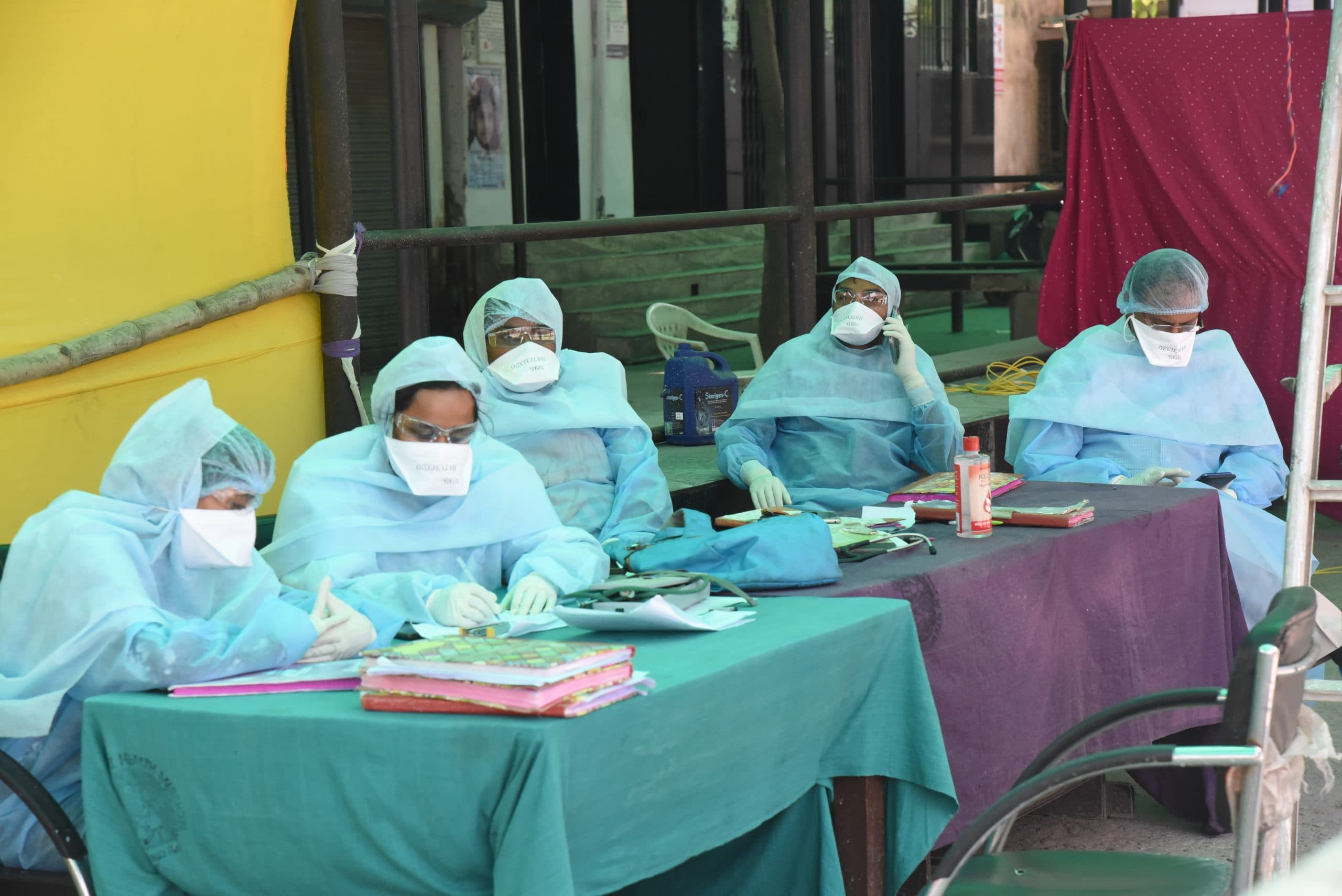 बक्सर में एक कोरोना पॉजिटिव ने 38 को किया संक्रमित, 6 माह की बच्ची भी संक्रमित