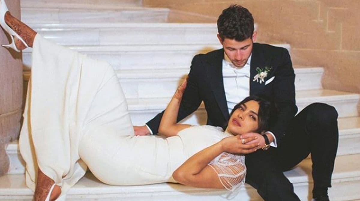 प्रियंका चोपड़ा और निक जोनस की खूबसूरत तसवीरों पर हो जाएंगे फिदा