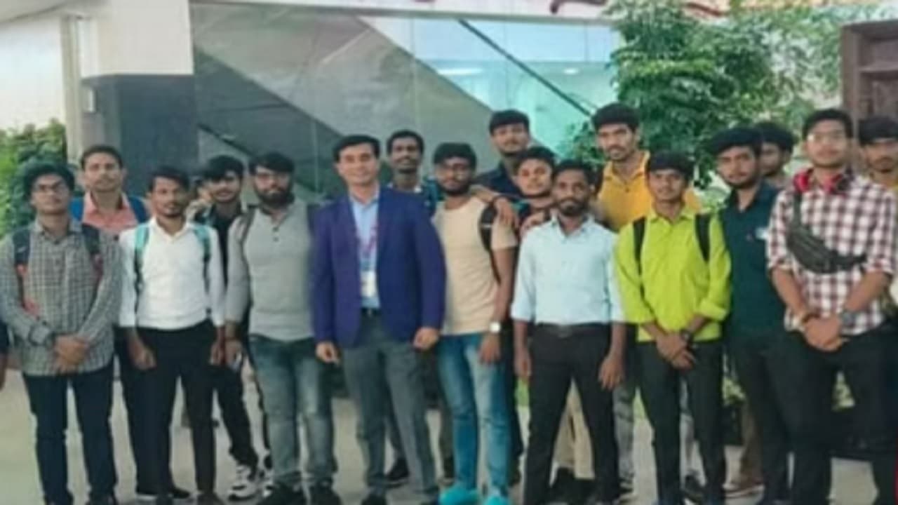 Lucknow News: मणिपुर से अब तक 130 छात्र लौटे अपने घर, यूपी के बच्चों के लिए योगी सरकार चला रही अभियान
