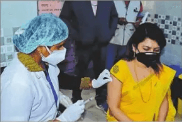 Corona Vaccine in Bihar : बिहार में वैक्सीन सेंटर पर नहीं पहुंच रहे स्वाथ्यकर्मी, फोन करने पर बता रहे अजब-गजब बहाने