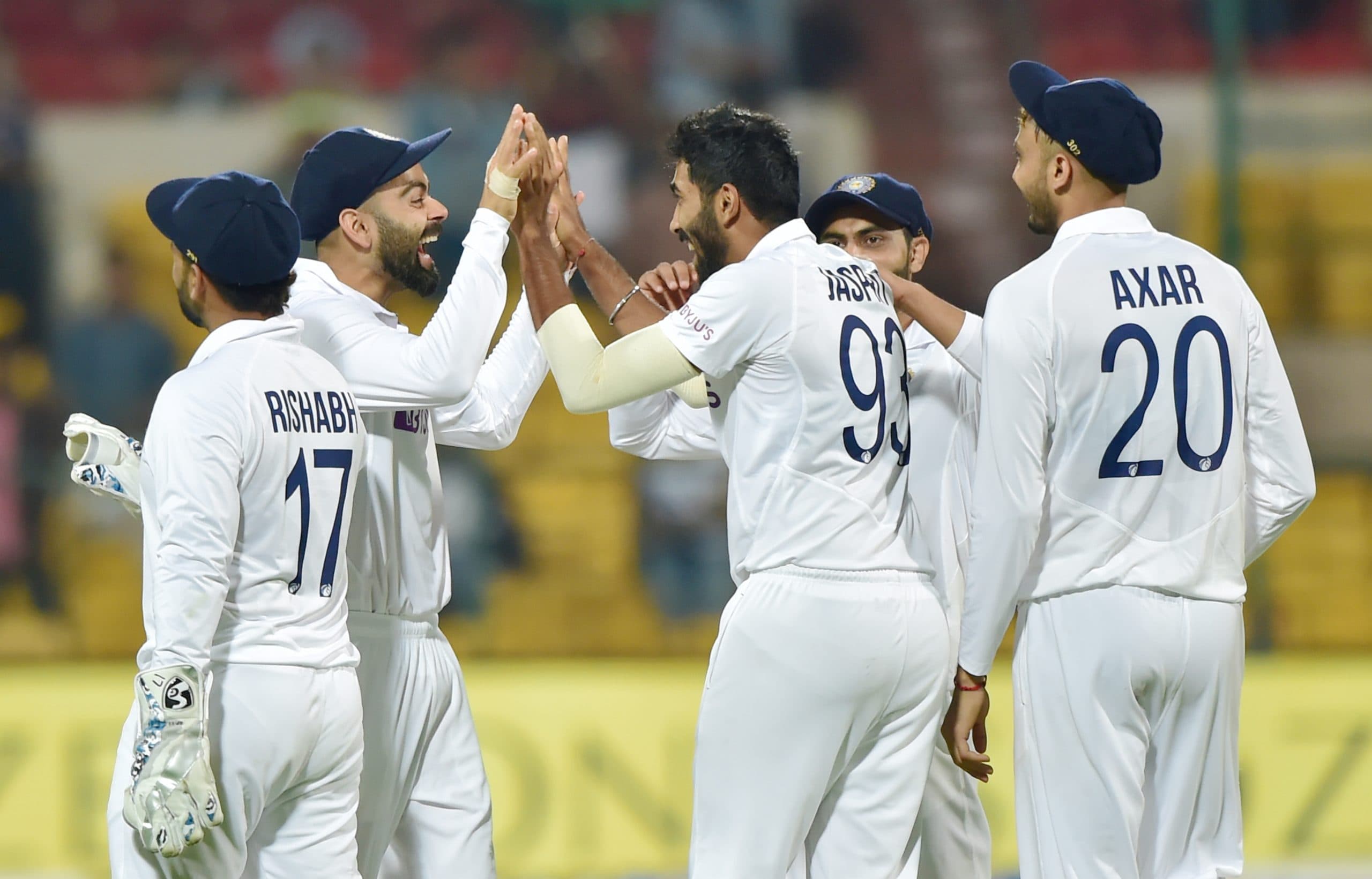 IND vs SL: विराट कोहली ने बेंगलुरु टेस्ट के दौरान मैदान पर की जसप्रीत बुमराह की नकल, वीडियो वायरल